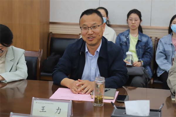 动科宅宅爱动漫
党委副书记王力讲话.jpg