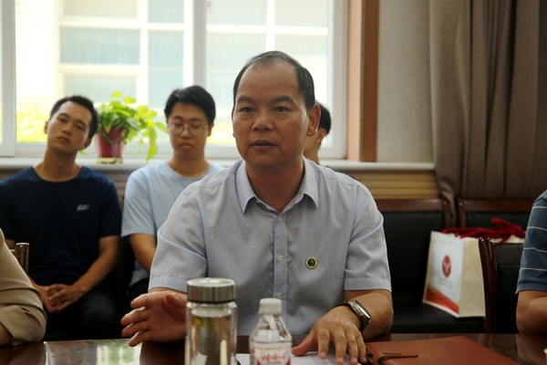 宅宅爱动漫
党委书记曹军会主持会议并作总结讲话.JPG