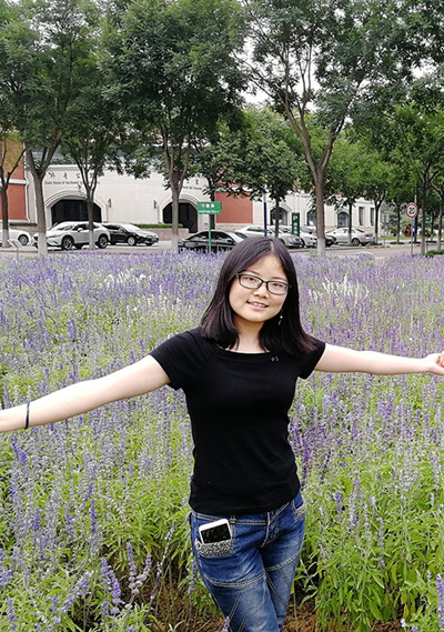 23e6c9030fe8494f97806f0d614ce664.jpg 刘艳利生活照_副本.jpg