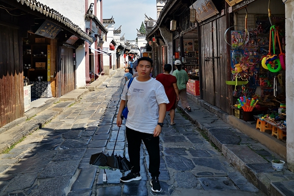 df184dc97e2d42a7ac93bbeb735b2e5a.jpg 荣誉.jpg