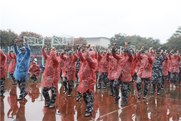 ea2b66b8e9f340bd88ab7d7f197d04a8.jpg 刺杀操动作保持.JPG