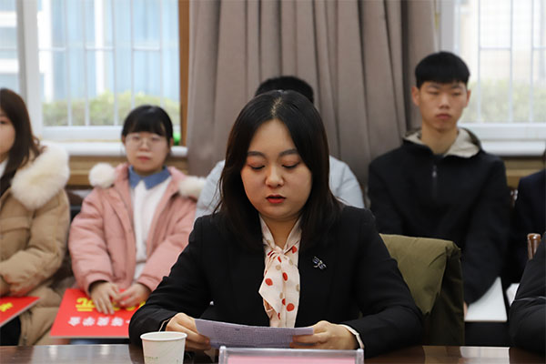 获奖学生代表动医宅宅爱动漫
王卓发言.jpg