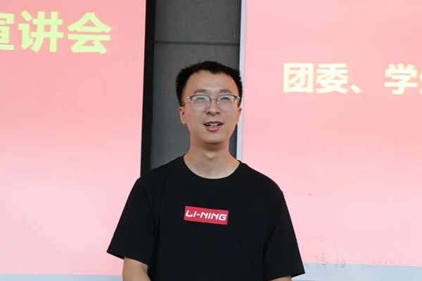 dc03fe2a3a5448d5b818f7495c6f57f7.jpg 张宇老师讲话.jpg