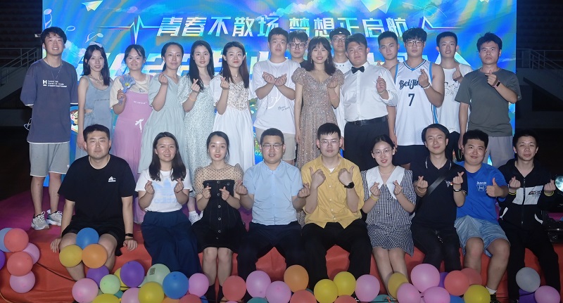 074a577ac8c44edf9d52de9116101083.jpg 合影留念.jpg