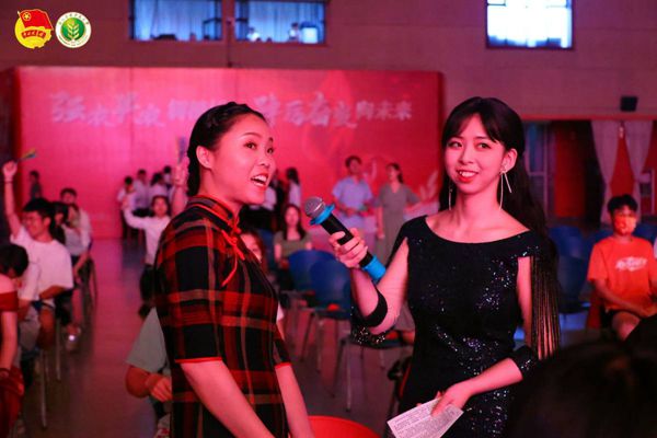 2b9981bb063e436185fcd1ab0e6428c2.jpg mid251558944.jpg