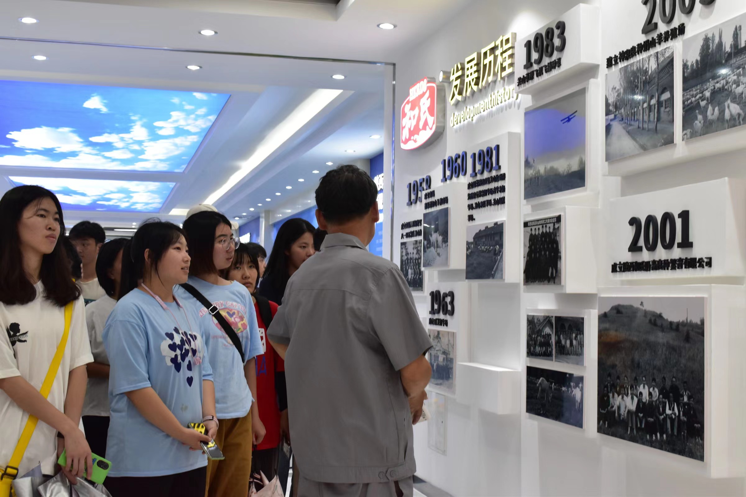 99e2b628260e4e088f235918c9fafa48.jpg 99e2b628260e4e088f235918c9fafa48.jpg