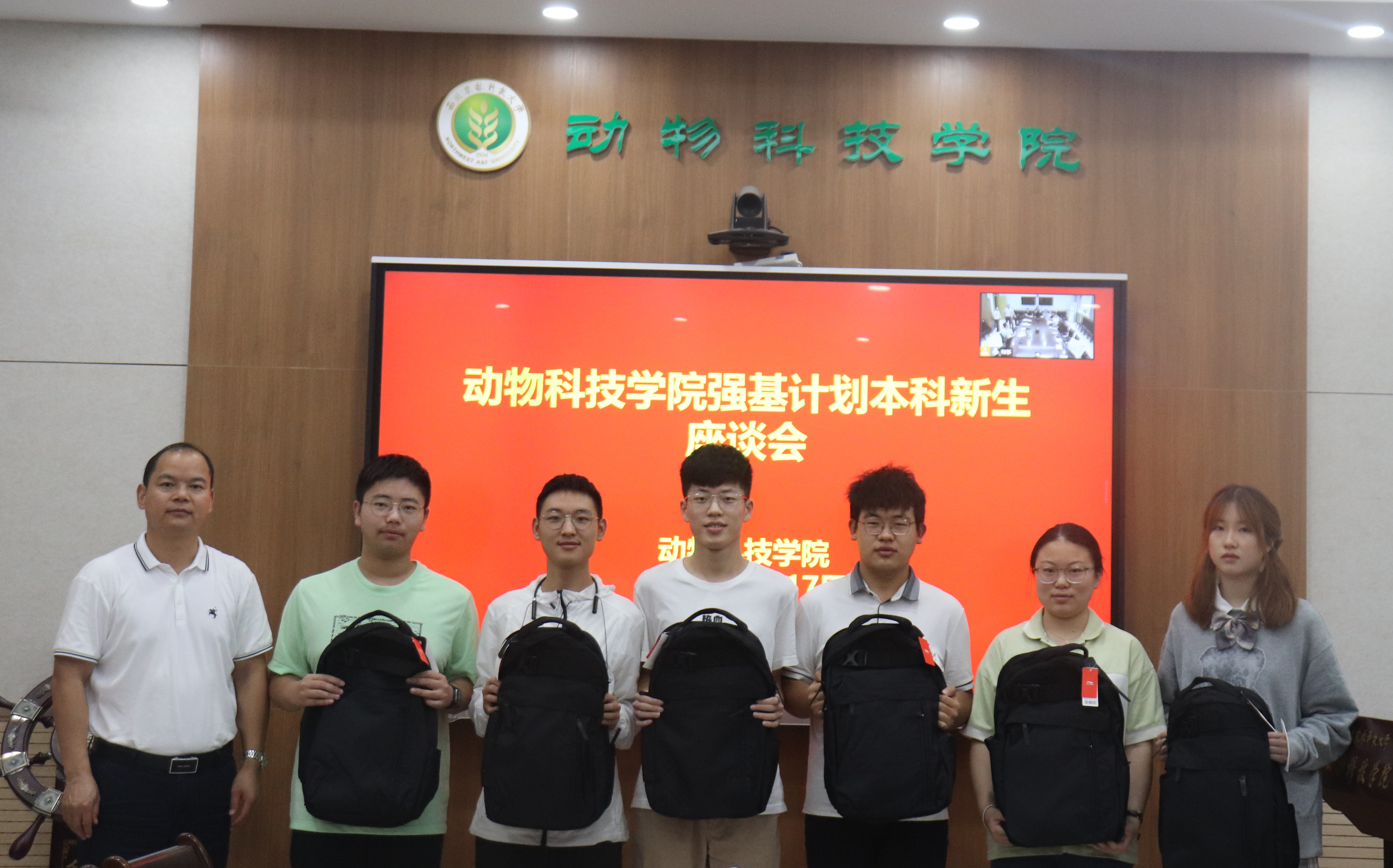 c7bc3868d8ba4e12a941f9fb34badb5b.jpg c7bc3868d8ba4e12a941f9fb34badb5b.jpg