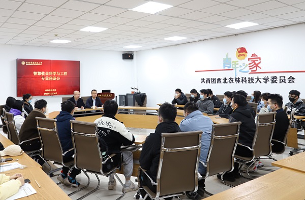 ed404b5d8f4f435bab9ba916aae24931.jpg 合影留念.jpg