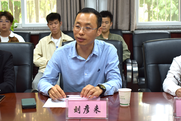 e253cc9a9e9f4c9a97beab88e1d9a220.jpg 刘彦来.jpg