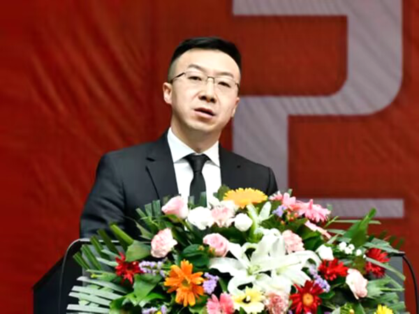 cd8bba0e8c994a898231485c818d659e.png 王小龙照片_副本.png