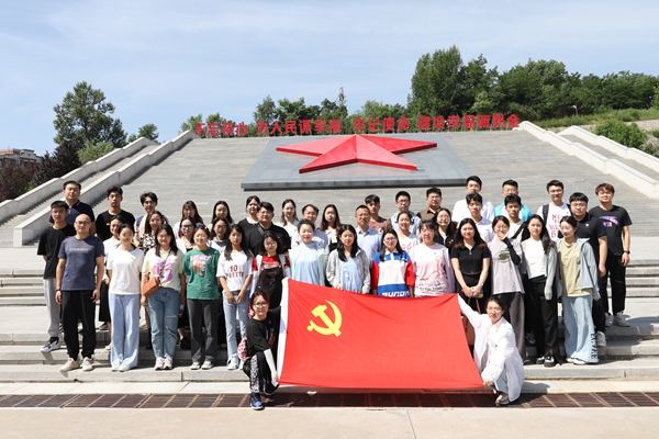 53a7a5d152084b11a1723886da4f6bb0.jpg 照金纪念馆.jpg